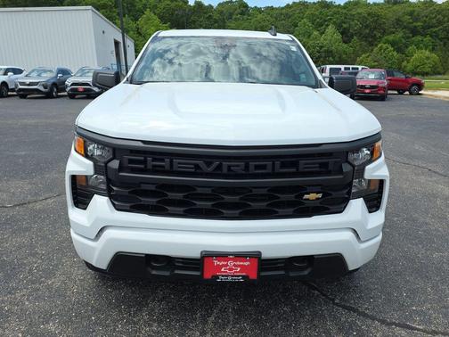 Summit White 2026 Chevrolet Silverado 1500 Custom