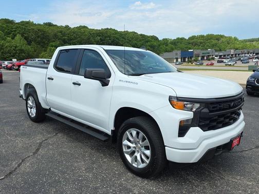 Summit White 2026 Chevrolet Silverado 1500 Custom