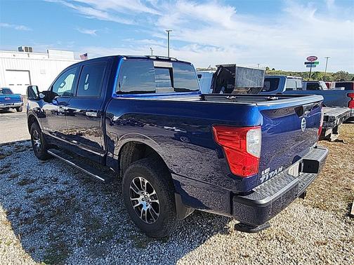 2021 Nissan Titan SV