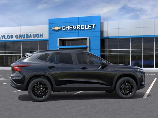 Mosaic Black Metallic 2026 Chevrolet Trax LT