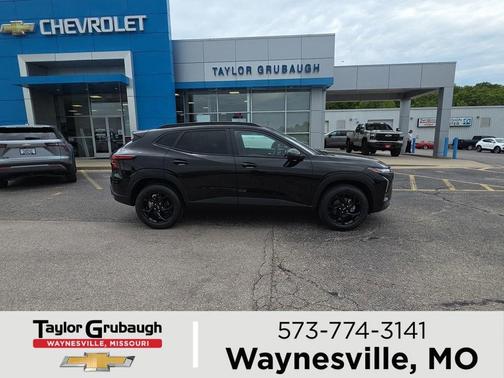 Mosaic Black Metallic 2026 Chevrolet Trax LT