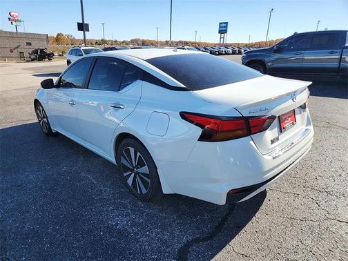 2022 Nissan Altima 2.5 SV