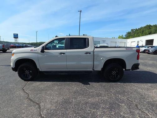 White Sands 2026 Chevrolet Silverado 1500 Custom Trail Boss