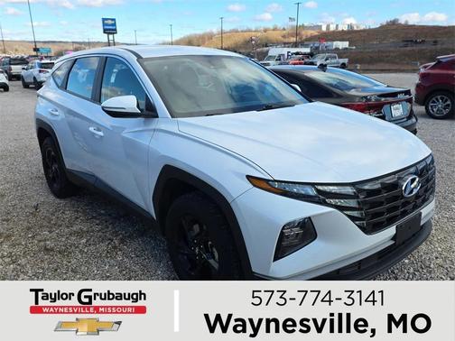 2022 Hyundai TUCSON SE
