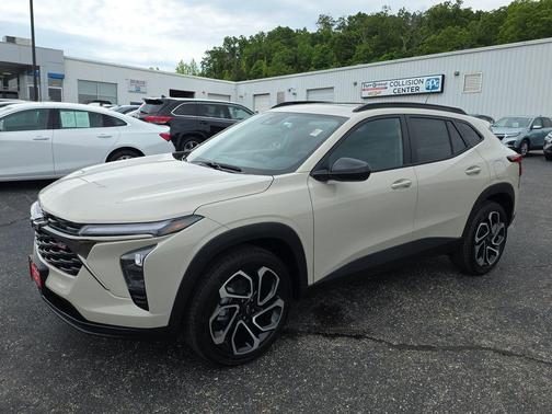 White Sands 2026 Chevrolet Trax FWD 2RS