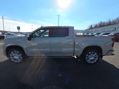 White Sands 2026 Chevrolet Silverado 1500 High Country