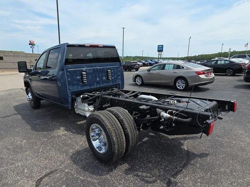 Lakeshore Blue Metallic 2026 Chevrolet Silverado 3500 LT