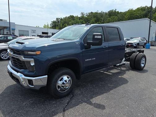 Lakeshore Blue Metallic 2026 Chevrolet Silverado 3500 LT