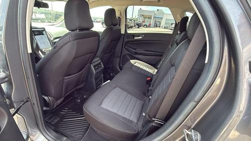 2021 Ford Edge SE