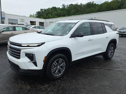 Summit White 2026 Chevrolet Traverse LT
