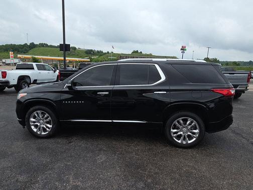 Mosaic Black Metallic 2021 Chevrolet Traverse High Country