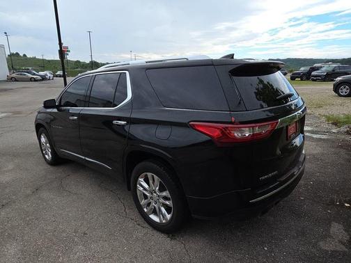 Mosaic Black Metallic 2021 Chevrolet Traverse High Country