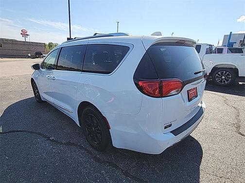 2020 Chrysler Pacifica Touring L