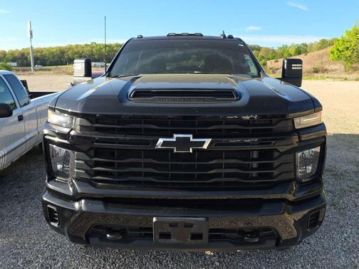 Black 2024 Chevrolet Silverado 2500 Custom