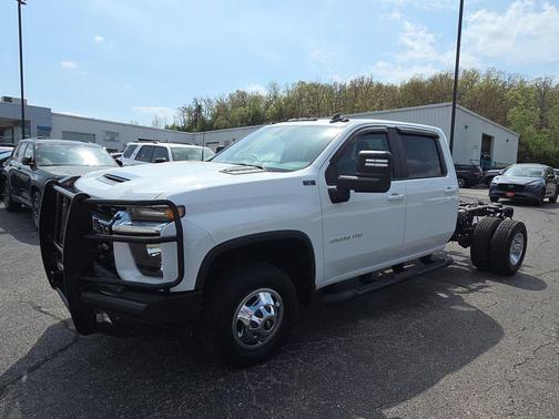Summit White 2023 Chevrolet Silverado 3500 LT