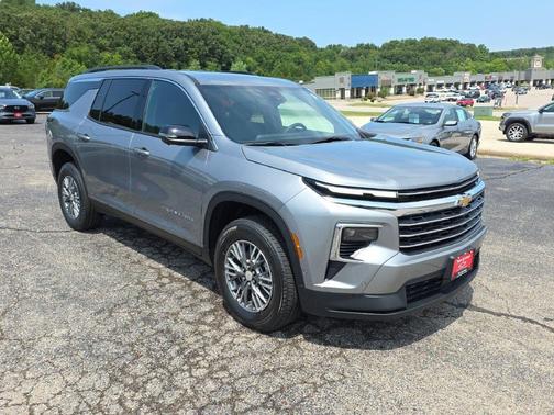 Sterling Gray Metallic 2026 Chevrolet Traverse LT