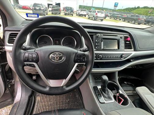 2018 Toyota Highlander LE I4