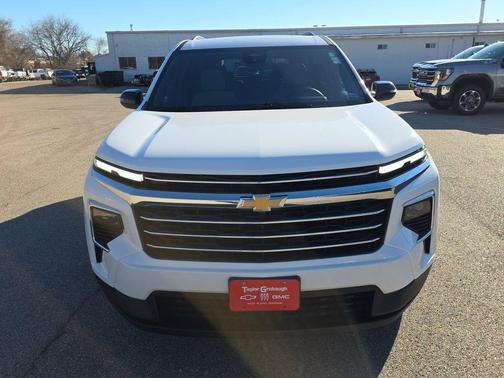 Summit White 2025 Chevrolet Traverse LT