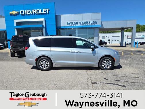 2023 Chrysler Pacifica Touring L