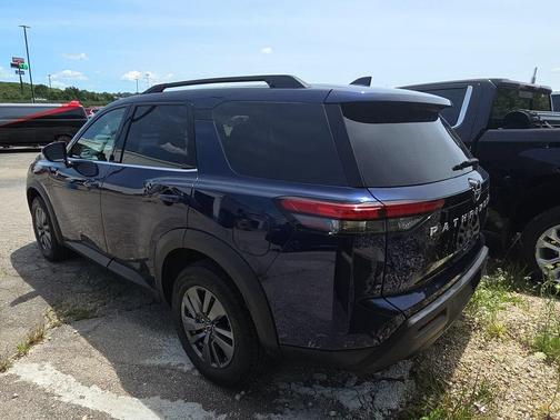 2025 Nissan Pathfinder SV FWD