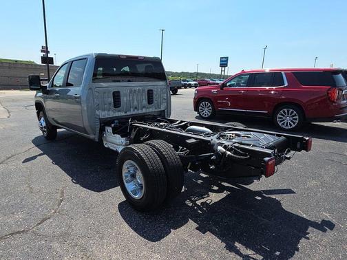 Sterling Gray Metallic 2026 Chevrolet Silverado 3500 LT