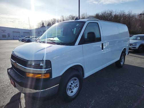 Summit White 2025 Chevrolet Express 2500 LT