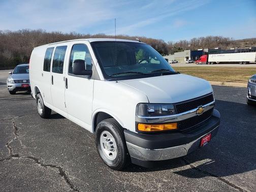 Summit White 2025 Chevrolet Express 2500 LT