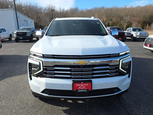Polar White Tricoat 2026 Chevrolet Suburban Premier