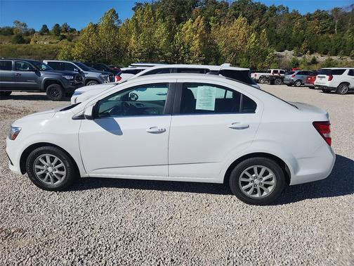 2020 Chevrolet Sonic FWD Sedan LT