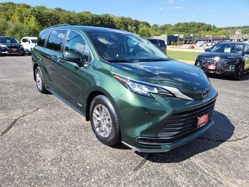 2021 Toyota Sienna LE