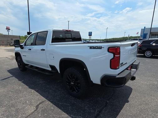 Summit White 2026 Chevrolet Silverado 3500 LT