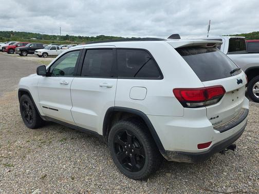 Bright White Clearcoat 2018 Jeep Grand Cherokee Upland