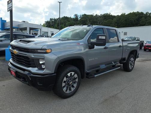 Sterling Gray Metallic 2026 Chevrolet Silverado 2500 Custom