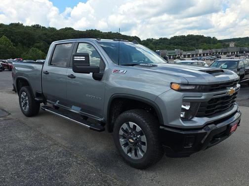 Sterling Gray Metallic 2026 Chevrolet Silverado 2500 Custom