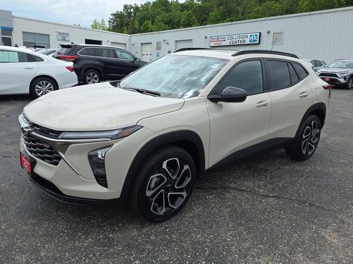 White Sands 2026 Chevrolet Trax FWD 2RS