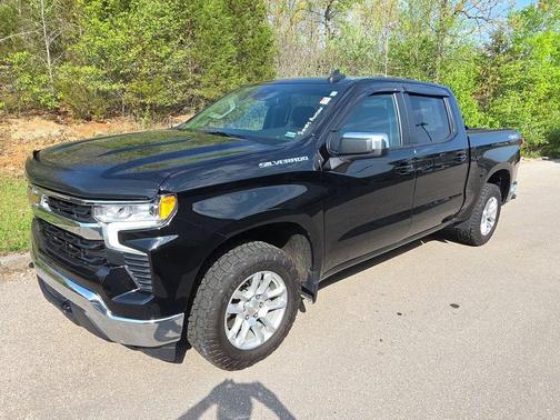 Black 2022 Chevrolet Silverado 1500 LT