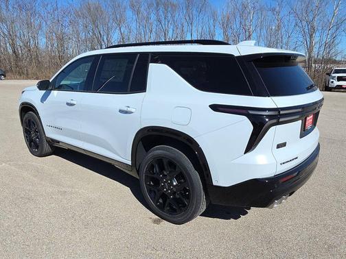 Polar White Tricoat 2026 Chevrolet Traverse RS