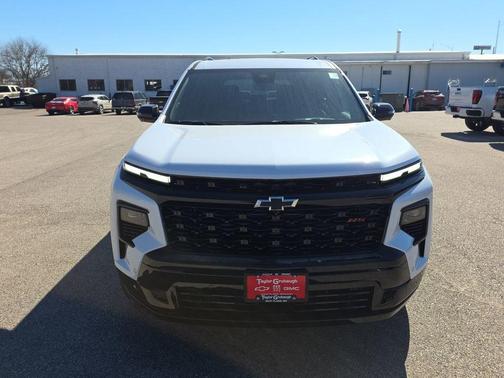 Polar White Tricoat 2026 Chevrolet Traverse RS