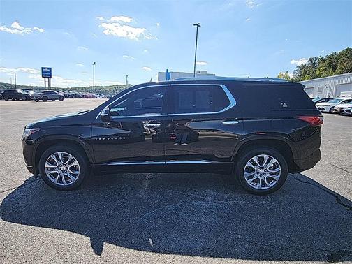 2021 Chevrolet Traverse Premier