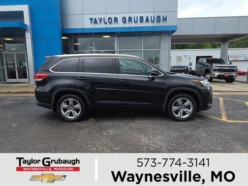Midnight Black Metallic 2018 Toyota Highlander Limited