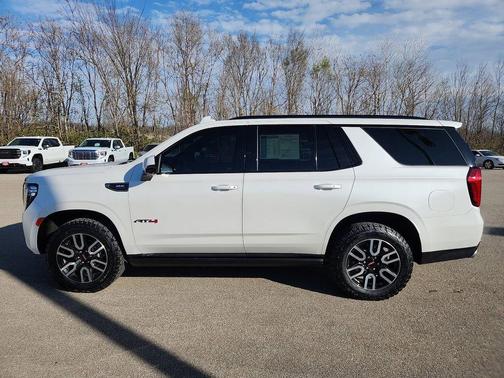 2023 GMC Yukon 4WD AT4