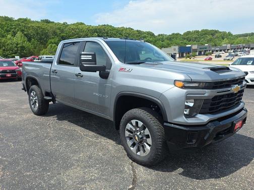 Sterling Gray Metallic 2026 Chevrolet Silverado 2500 Custom