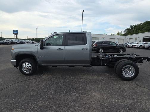 Sterling Gray Metallic 2026 Chevrolet Silverado 3500 LT