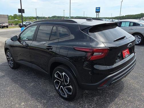 Mosaic Black Metallic 2026 Chevrolet Trax FWD 2RS