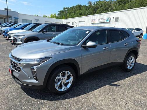 Sterling Gray Metallic 2026 Chevrolet Trax LS