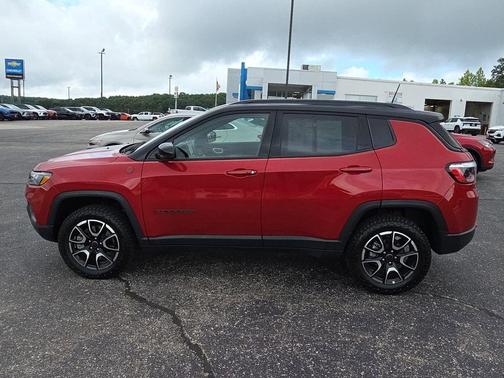 2025 Jeep Compass Trailhawk