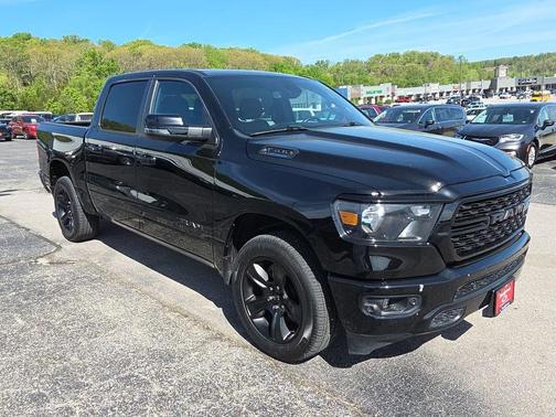 Diamond Black Crystal Pearlcoat 2024 RAM 1500 Big Horn/Lone Star