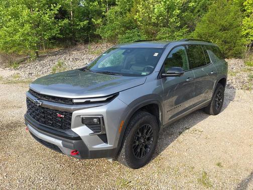 Sterling Gray Metallic 2025 Chevrolet Traverse AWD Z71