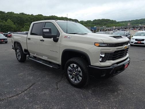 White Sands 2026 Chevrolet Silverado 2500 Custom