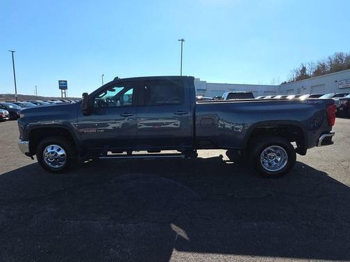 Lakeshore Blue Metallic 2026 Chevrolet Silverado 3500 LT